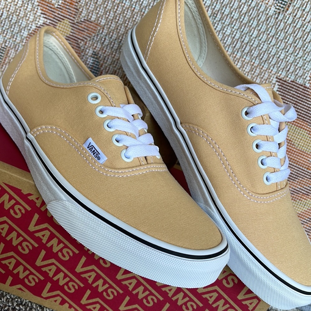 Vans WMNS Authentic
Color Theory Honey Peach
VN0A5KS9BLP
Sneakers - Picture 8 of 16